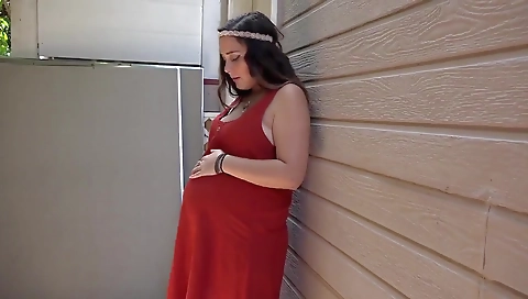 Water Broke during Mindy's Pregnancy(Fake)