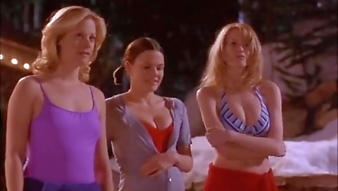 Alison Eastwood,Claudia Schiffer,Suzanne Cryer in Friends & Lovers (1999)