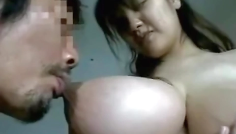 pregnant big tits and niples