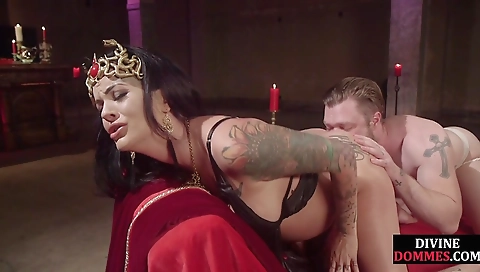 Pregnant divine domina with Hitachi on clit rimmed n licked